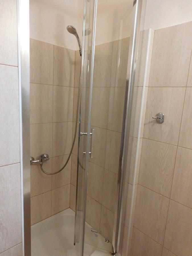 Penzion Kovarska Luaran gambar